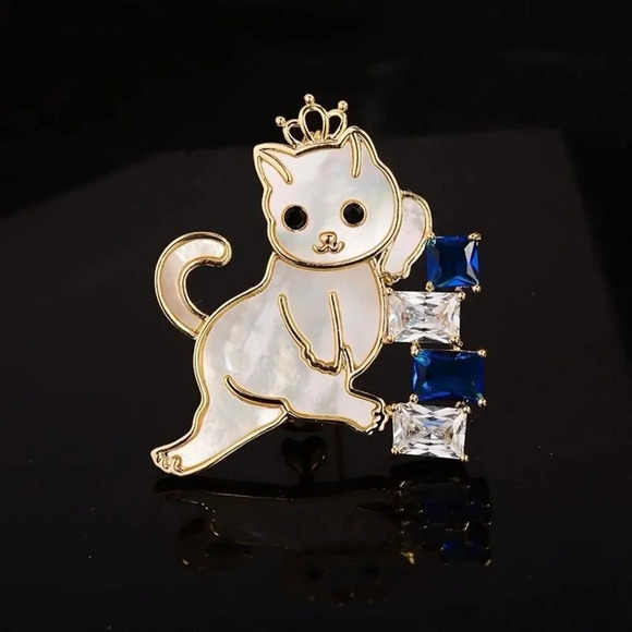 VQ Cat Brooch - Picture 2 of 4